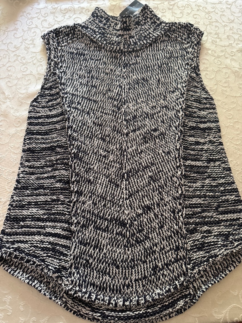 NEW WHITE HOUSE/BLACK MARKET-KNITED HIGH NECK - SIZE L